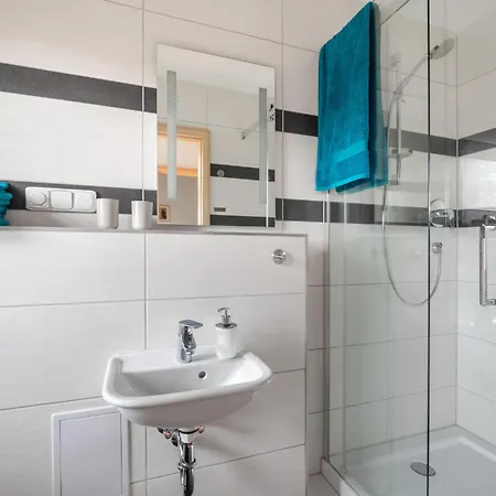 2 By Interhome Bečov nad Teplou